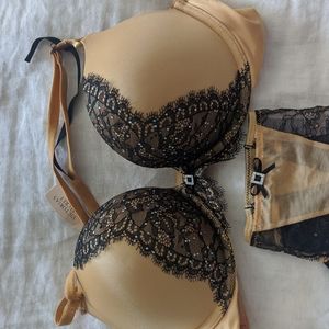 Victoria Secret Bra and matching panties set